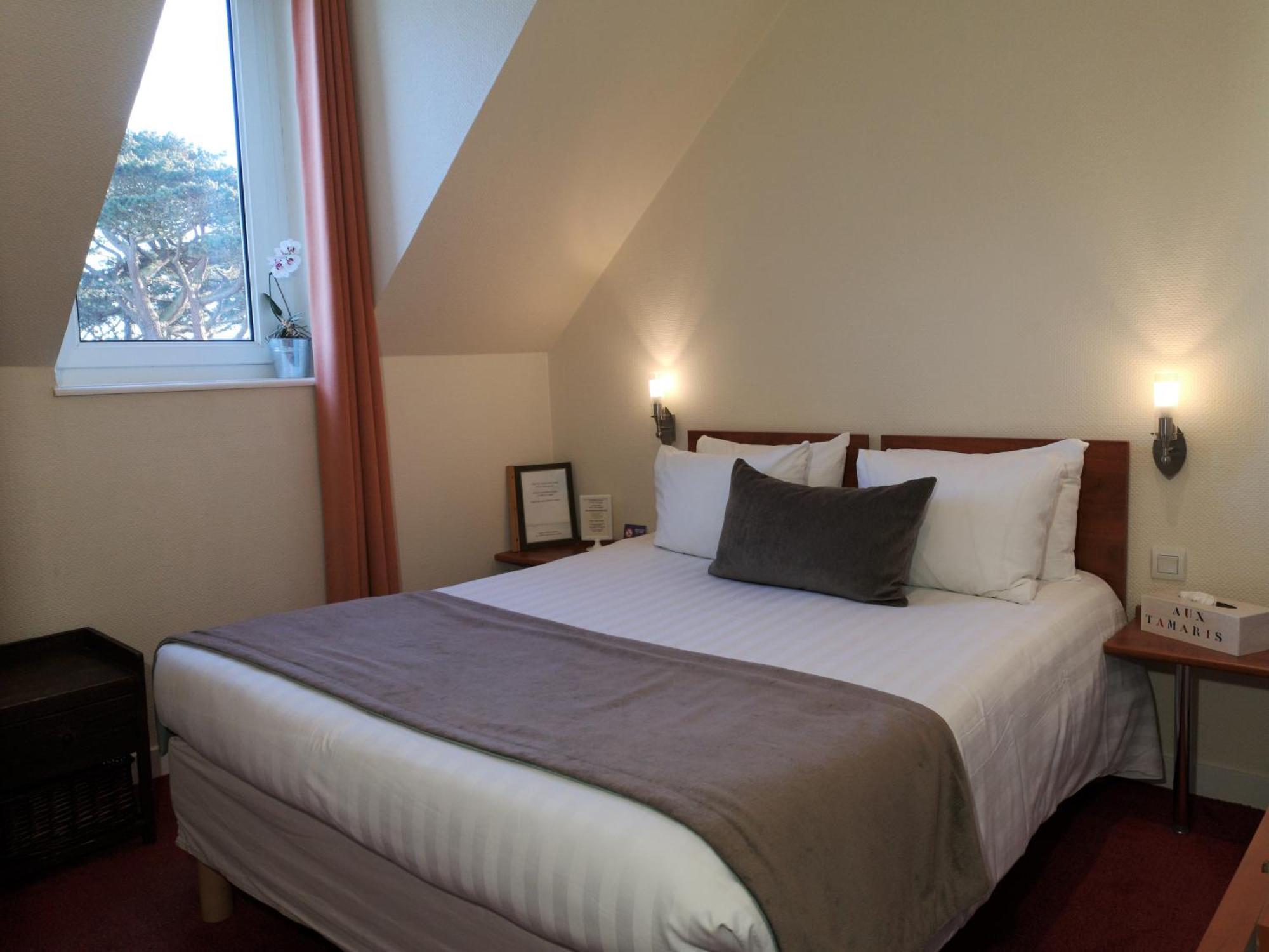 Hotel Aux Tamaris - Vue Mer 로스코프 외부 사진