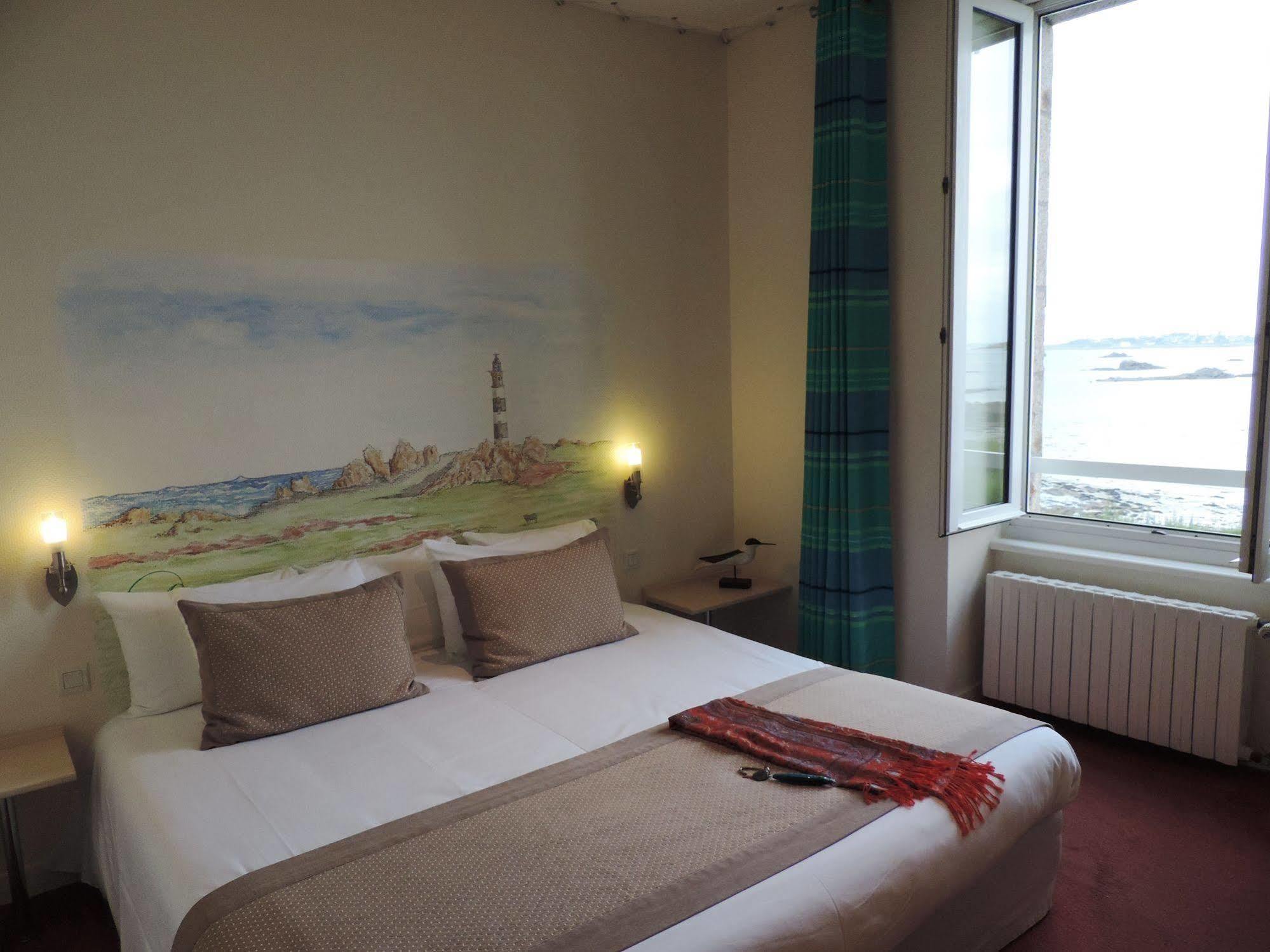 Hotel Aux Tamaris - Vue Mer 로스코프 외부 사진